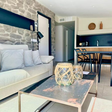 Cala Vadella Beachwalk Suites Bagian luar foto