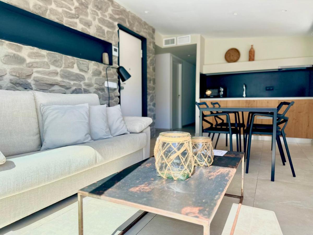 Cala Vadella Beachwalk Suites Bagian luar foto