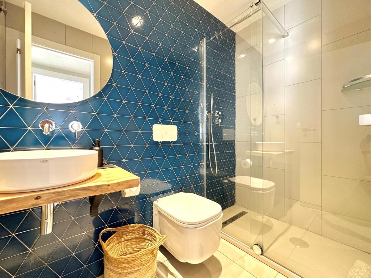 Cala Vadella Beachwalk Suites Bagian luar foto