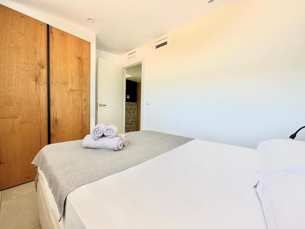 Cala Vadella Beachwalk Suites Bagian luar foto