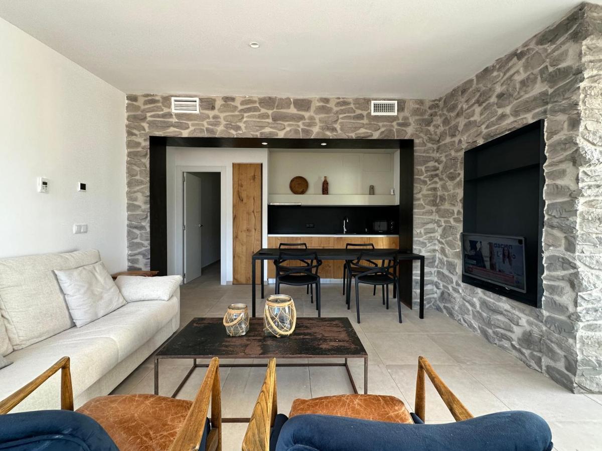 Cala Vadella Beachwalk Suites Bagian luar foto