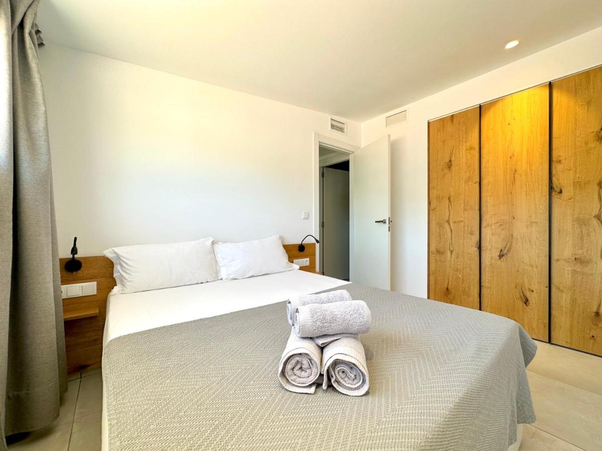 Cala Vadella Beachwalk Suites Bagian luar foto