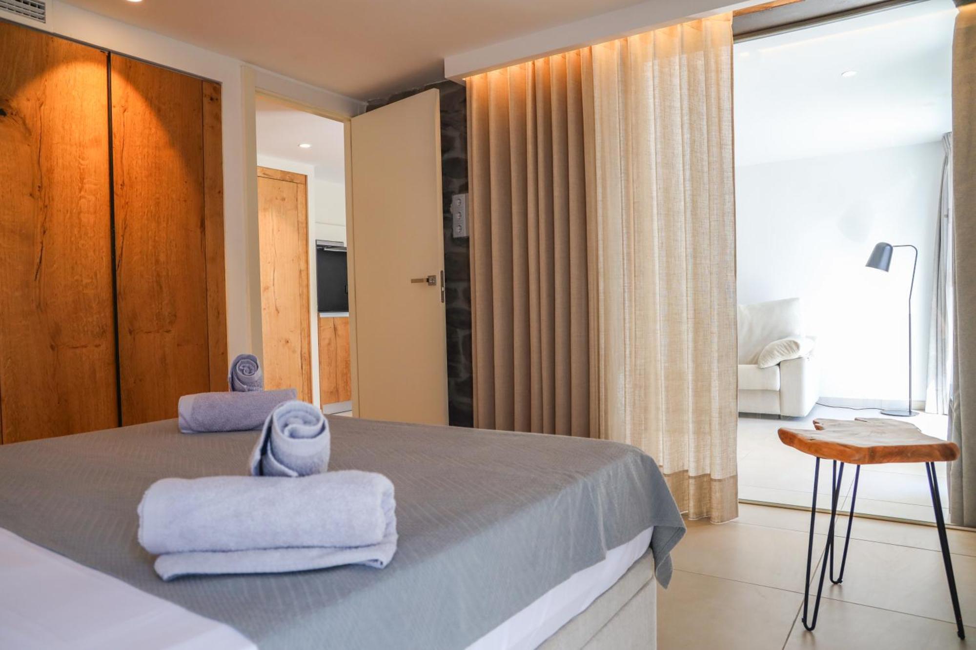 Cala Vadella Beachwalk Suites Ruang foto