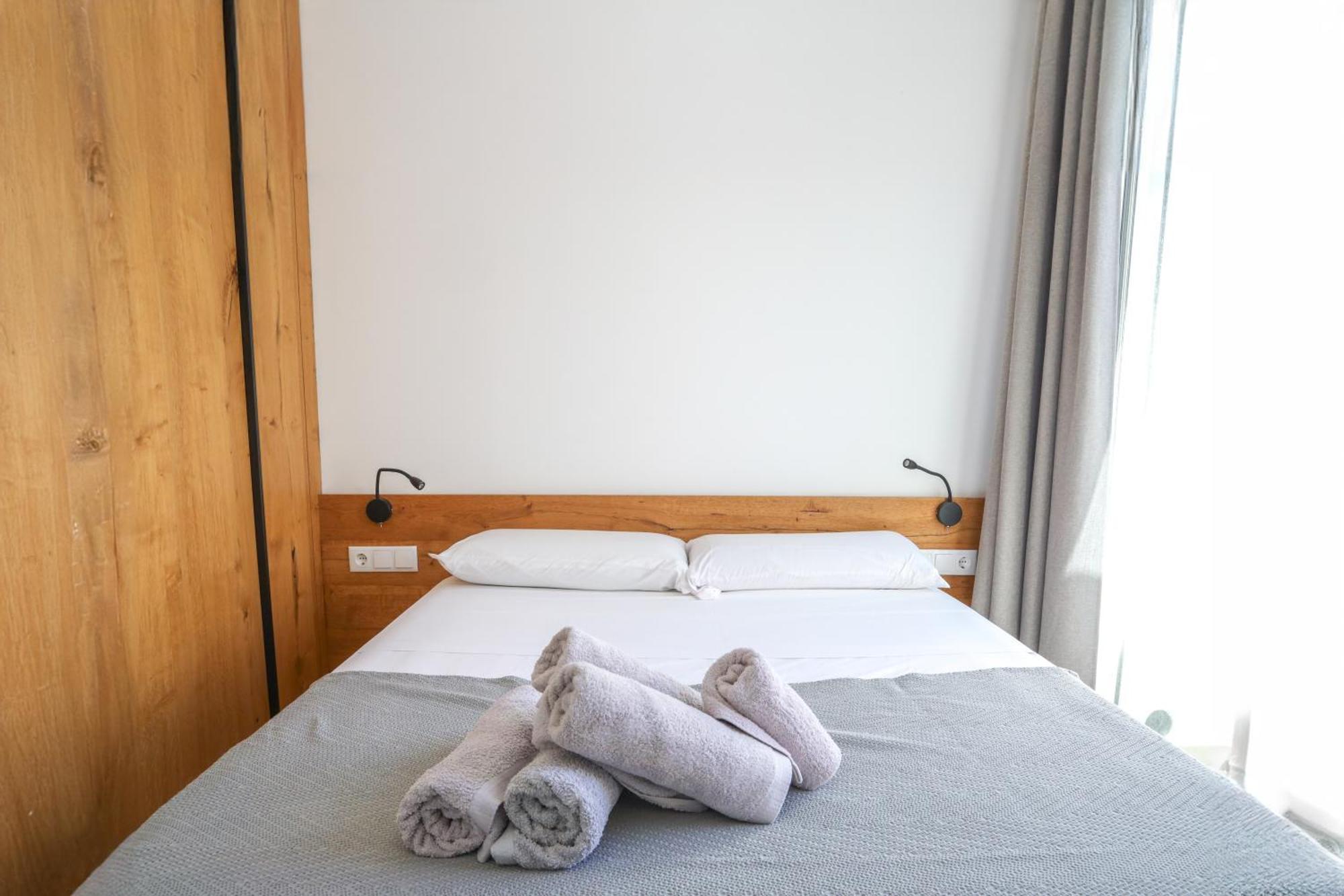 Cala Vadella Beachwalk Suites Ruang foto