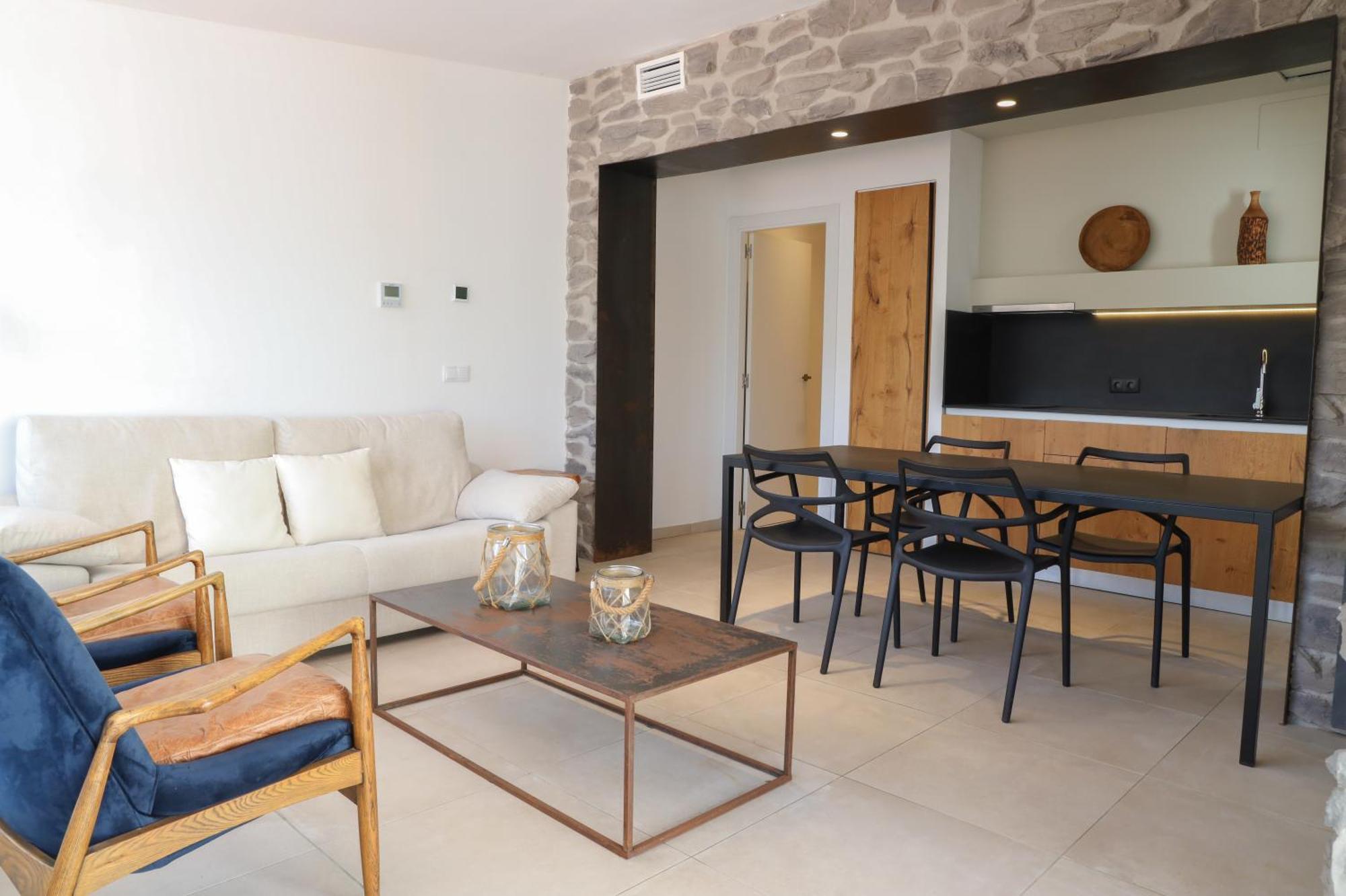 Cala Vadella Beachwalk Suites Bagian luar foto