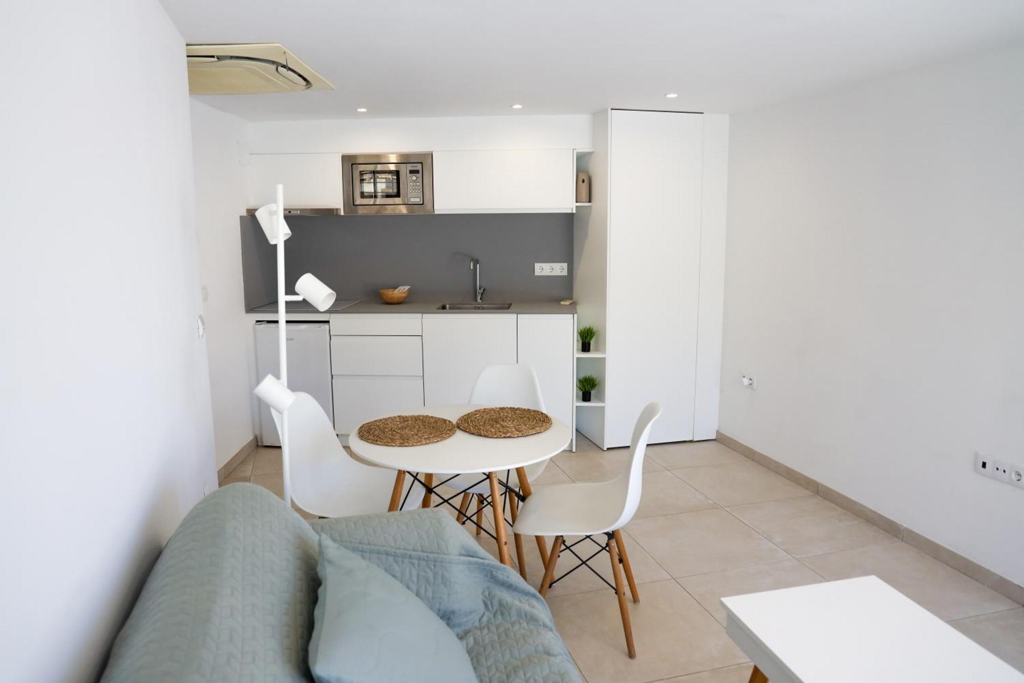 Cala Vadella Beachwalk Suites Ruang foto