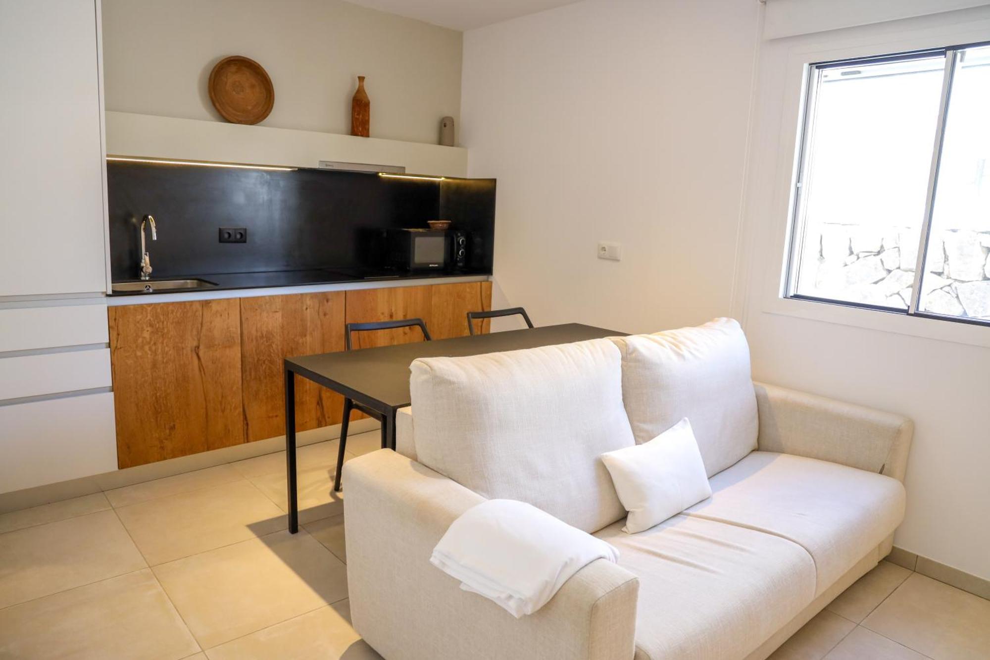 Cala Vadella Beachwalk Suites Bagian luar foto