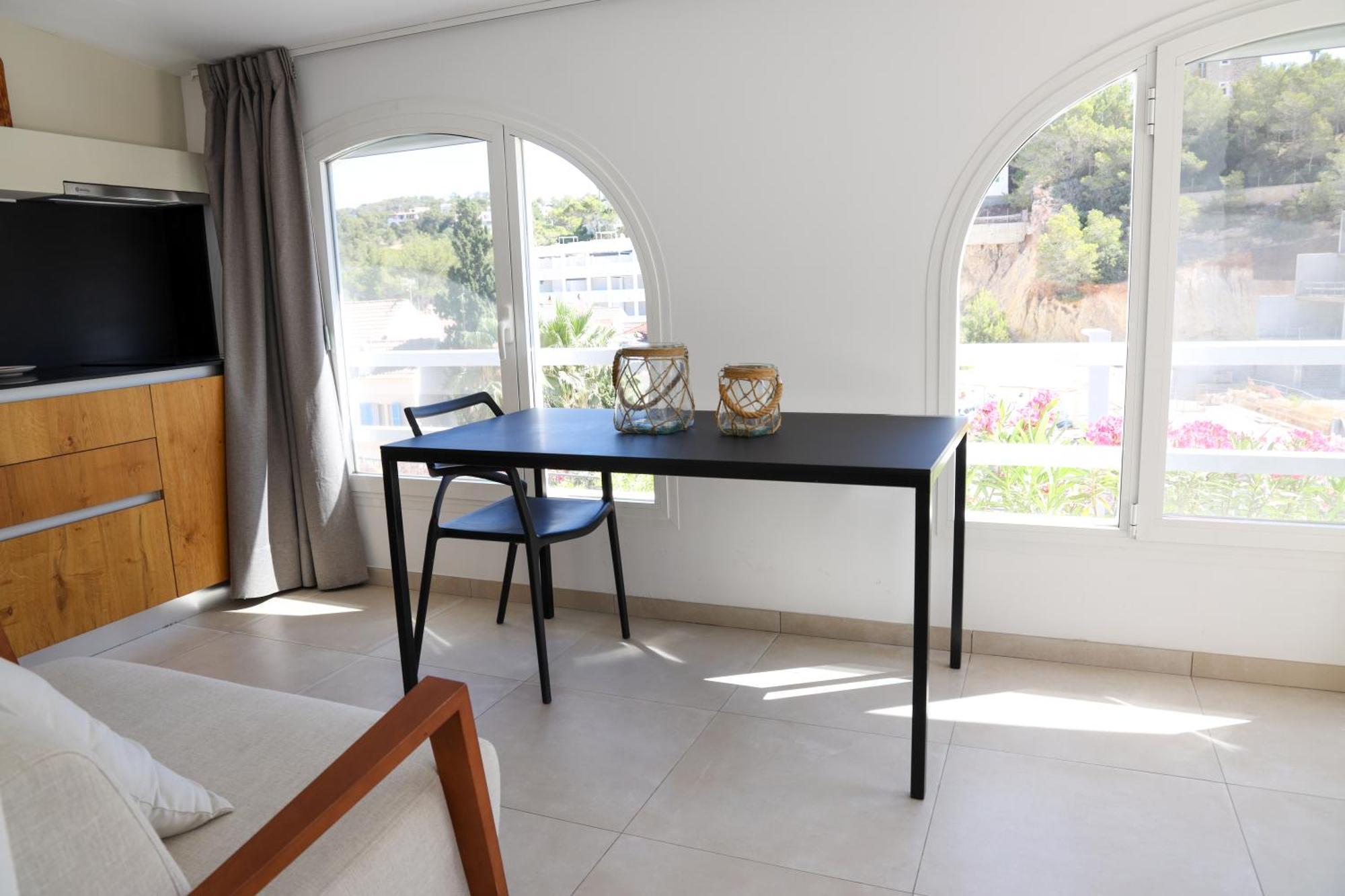 Cala Vadella Beachwalk Suites Ruang foto